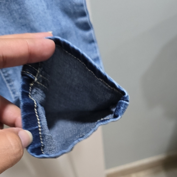 Distressed Jeans - Picture 6 of 16